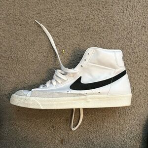 Nike mid blazer 77